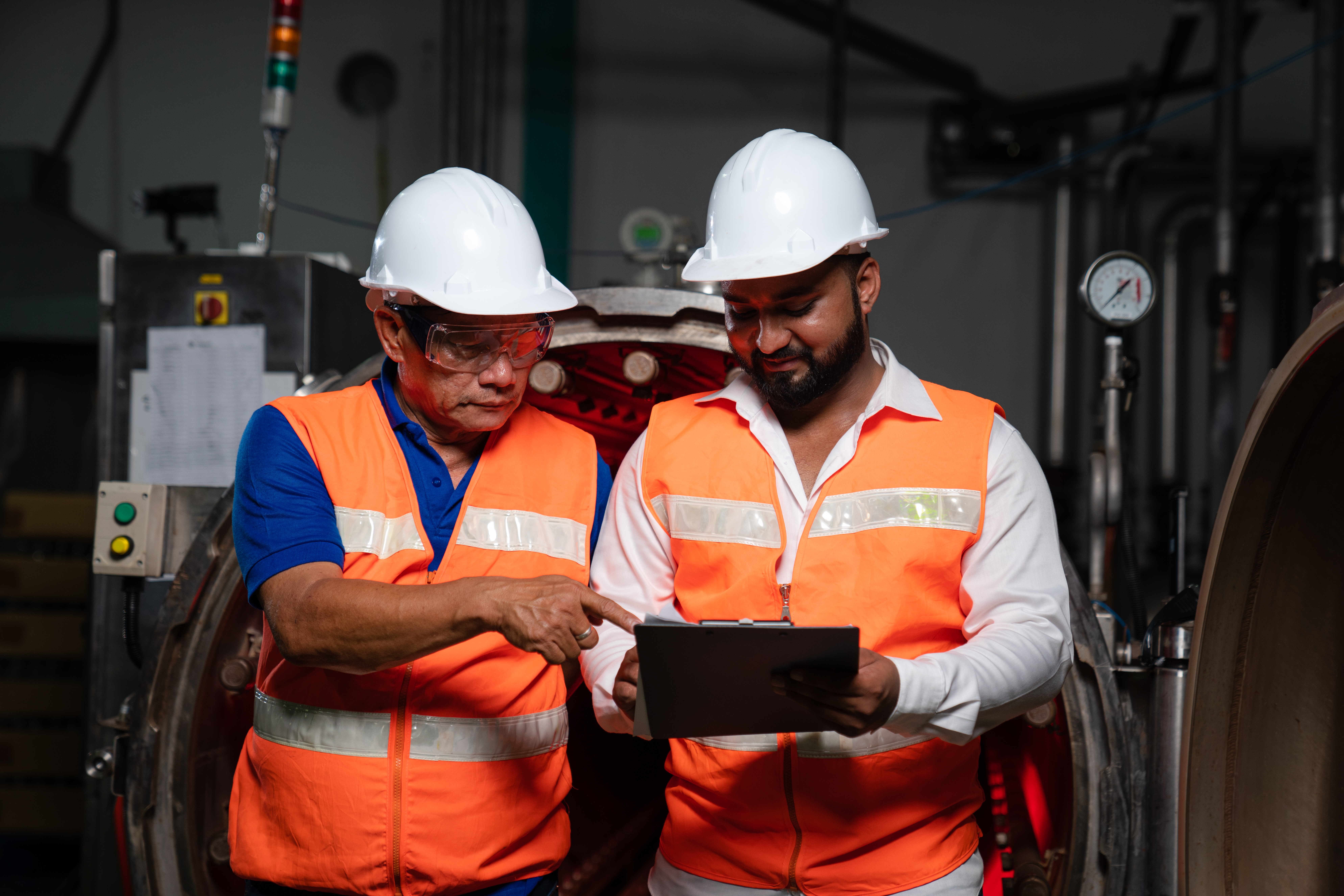 Treinamento de segurança do trabalho em ambiente industrial com apoio de tecnologia educacional